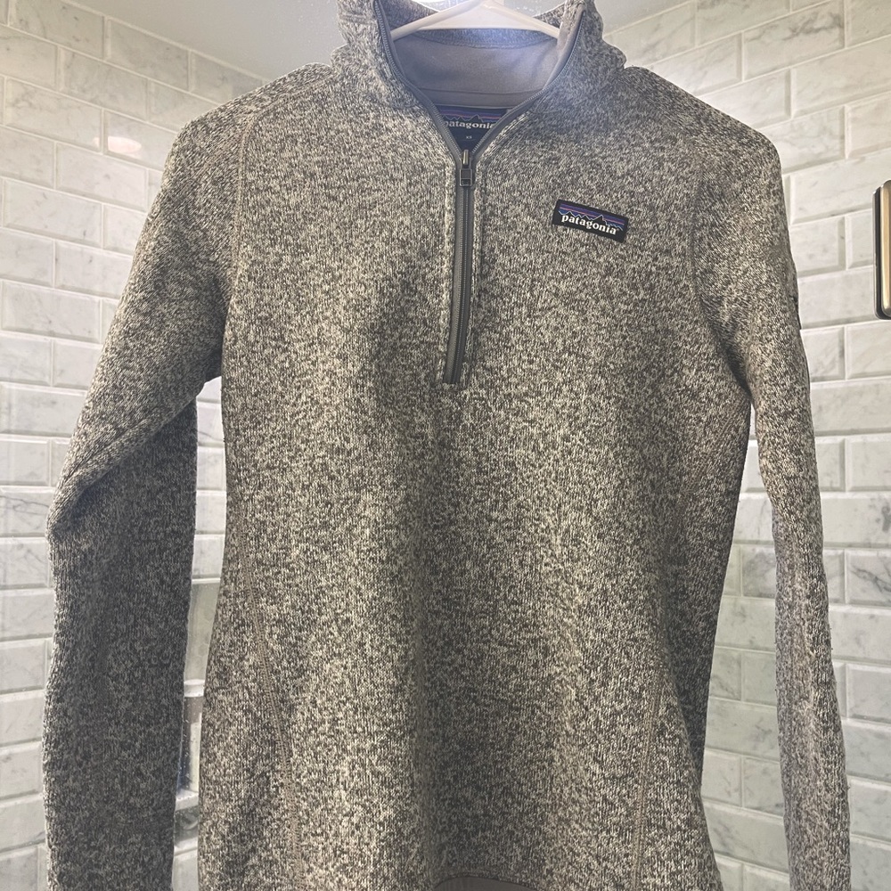 • Patagonia quarter zip •
